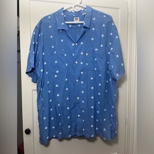 Levi’s polka dot button up